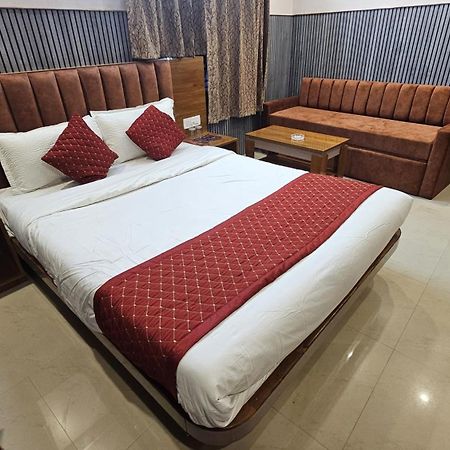 Tirupati Lodge Njp 西里古里 外观 照片