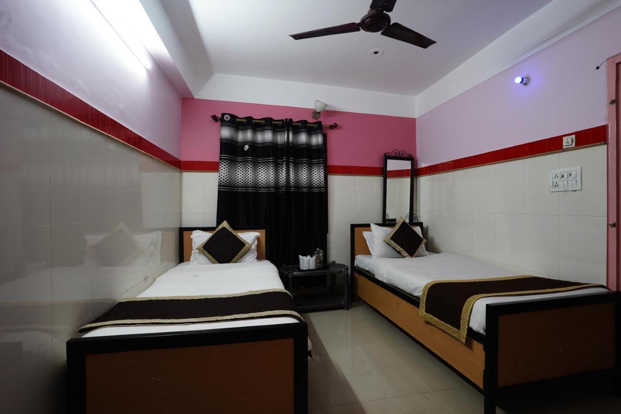 Tirupati Lodge Njp 西里古里 外观 照片
